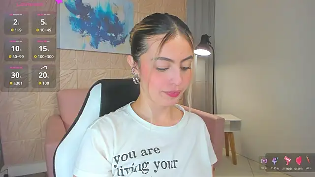 Snapshot of magic_fernanda chatting on November 11, 2025, 9:15 pm magic fernanda online show from November 11, 2025, 9:15 pm