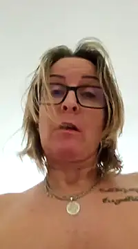 Snapshot of Steffi45 chatting on December 9, 2024, 8:44 pm Steffi45 online show from December 9, 2024, 8:44 pm