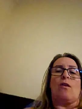 Snapshot of Steffi45 chatting on March 10, 2025, 7:40 pm Steffi45 online show from March 10, 2025, 7:40 pm