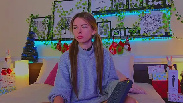 Real Tini online show from December 19, 2024, 4:46 pm