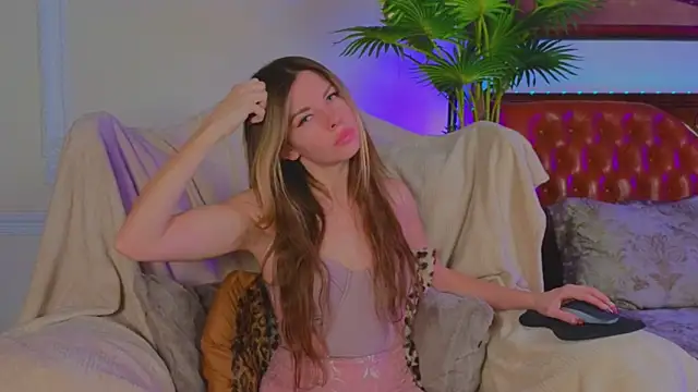 Real Tini online show from February 22, 2025, 1:13 pm