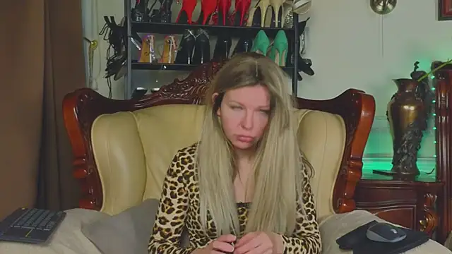 Real Tini online show from March 29, 2026, 6:13 am