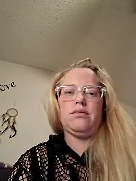 Snapshot of Toybox13_Pika chatting on September 18, 2025, 9:06 pm Toybox13 Pika online show from September 18, 2025, 9:06 pm