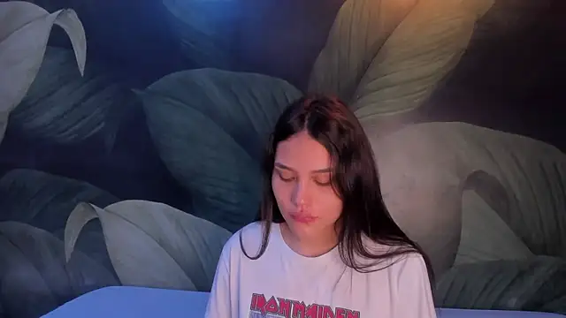 Snapshot of sweett_dirty chatting on February 25, 2025, 12:24 pm sweett dirty online show from February 25, 2025, 12:24 pm