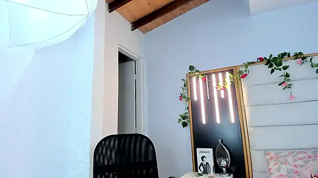 pretty ariiel online show from December 3, 2024, 2:25 am