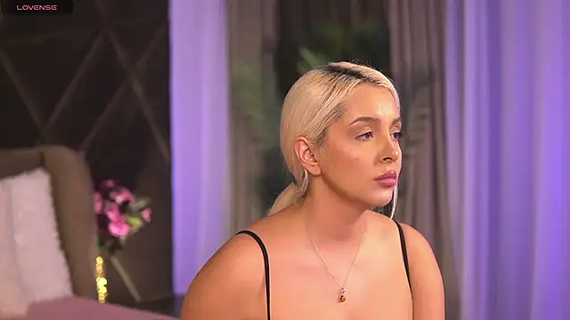 VictoriaMorrone online show from March 1, 2025, 12:12 pm