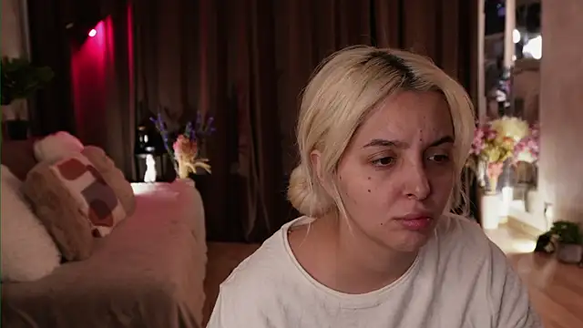 VictoriaMorrone online show from October 20, 2025, 6:30 pm