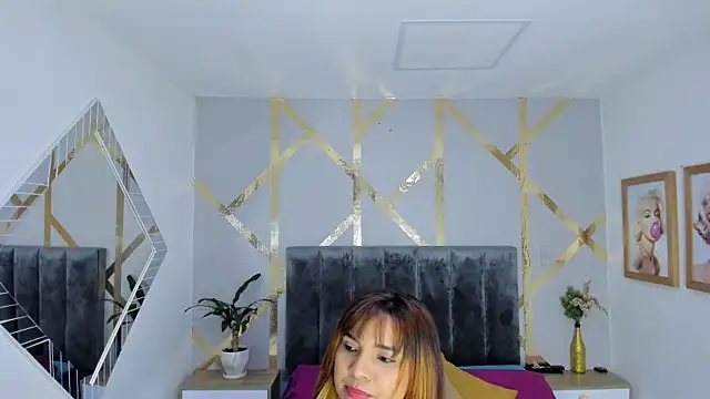 Snapshot of angelina_castroo chatting on December 17, 2024, 3:17 am angelina castroo online show from December 17, 2024, 3:17 am