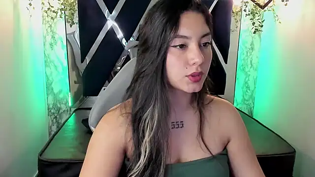 Lia 14  online show from February 7, 2025, 11:45 am