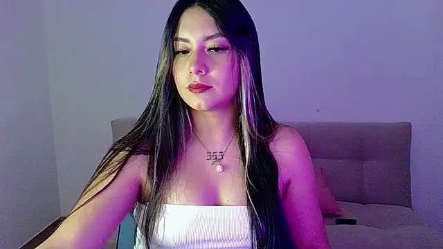 Lia 14  online show from April 21, 2026, 11:40 pm