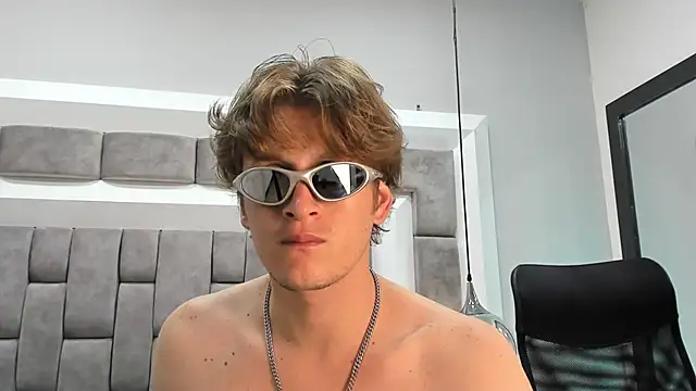 AnthonyAlso online show from October 5, 2025, 8:18 pm