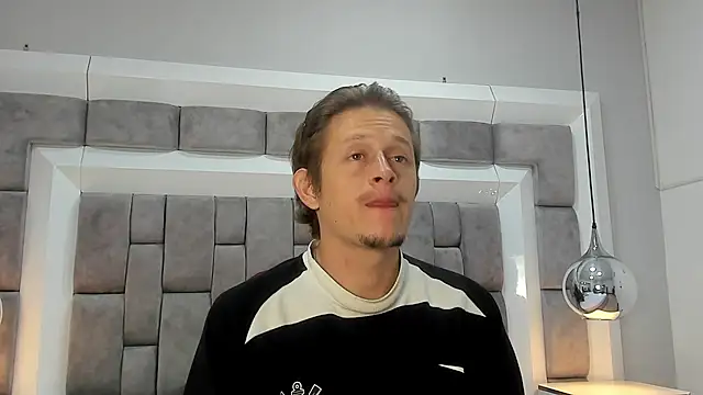 AnthonyAlso online show from November 3, 2025, 9:16 pm