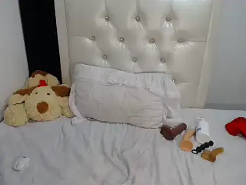 Snapshot of milk_azahara chatting on October 3, 2025, 6:21 am milk azahara online show from October 3, 2025, 6:21 am