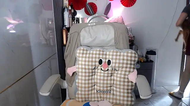 -KathySweet- online show from February 3, 2026, 6:22 am