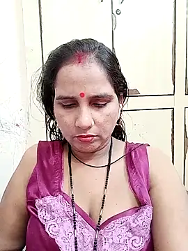 Snapshot of reemacouple007 chatting on October 23, 2025, 6:23 am reemacouple007 online show from October 23, 2025, 6:23 am