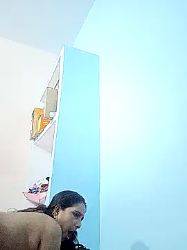 Snapshot of reemacouple007 chatting on October 25, 2025, 7:30 pm reemacouple007 online show from October 25, 2025, 7:30 pm