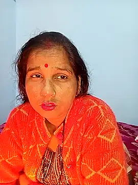 Snapshot of reemacouple007 chatting on December 18, 2025, 7:42 pm reemacouple007 online show from December 18, 2025, 7:42 pm