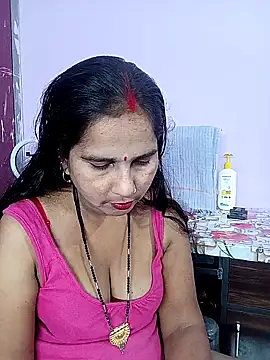 Snapshot of reemacouple007 chatting on March 10, 2026, 6:24 pm reemacouple007 online show from March 10, 2026, 6:24 pm