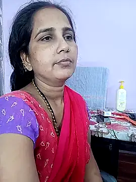 Snapshot of reemacouple007 chatting on March 27, 2026, 5:35 am reemacouple007 online show from March 27, 2026, 5:35 am