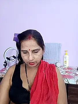 Snapshot of reemacouple007 chatting on March 29, 2026, 5:57 pm reemacouple007 online show from March 29, 2026, 5:57 pm