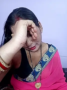 Snapshot of reemacouple007 chatting on April 15, 2026, 6:15 pm reemacouple007 online show from April 15, 2026, 6:15 pm