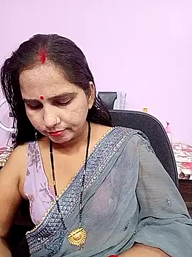 Snapshot of reemacouple007 chatting on April 16, 2026, 8:04 am reemacouple007 online show from April 16, 2026, 8:04 am