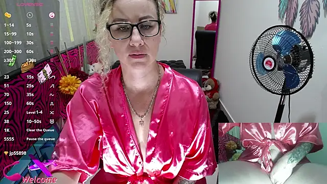 ViickySexy online show from January 13, 2026, 7:08 pm