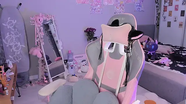 Snapshot of Aliceblush chatting on December 14, 2024, 2:42 pm Aliceblush online show from December 14, 2024, 2:42 pm