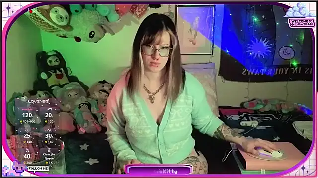 AmbrosiaKitty online show from April 17, 2026, 5:10 am