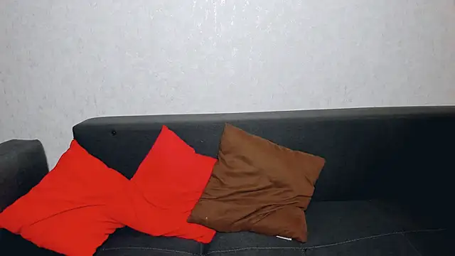 LayaFlow online show from October 18, 2025, 1:12 pm