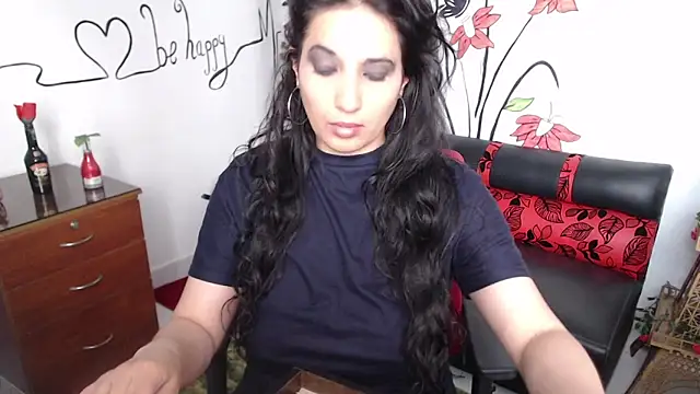 Roxanne Ssummers online show from January 8, 2025, 8:18 pm