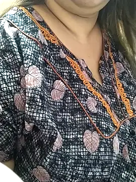 Ravina patil1 online show from February 25, 2025, 3:27 pm