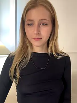 LunaRase online show from September 28, 2025, 10:31 am