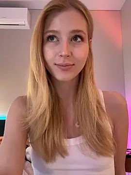LunaRase online show from May 21, 2026, 10:22 am