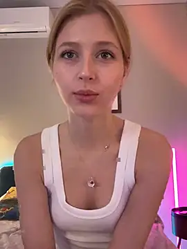 LunaRase online show from May 22, 2026, 12:33 pm