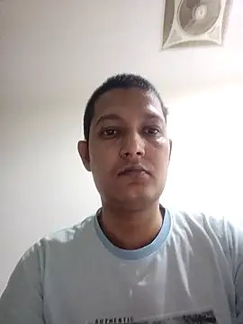 Snapshot of daddylove87 chatting on September 14, 2025, 8:13 am daddylove87 online show from September 14, 2025, 8:13 am