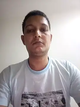 Snapshot of daddylove87 chatting on September 30, 2025, 11:43 pm daddylove87 online show from September 30, 2025, 11:43 pm