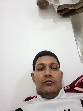 Snapshot of daddylove87 chatting on November 29, 2025, 8:12 pm daddylove87 online show from November 29, 2025, 8:12 pm