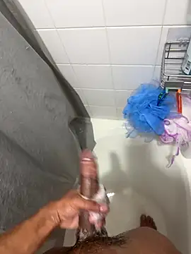 kingoqueens online show from December 15, 2025, 7:29 pm