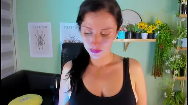 Snapshot of Aliiz_01 chatting on December 21, 2024, 12:31 am Aliiz 01 online show from December 21, 2024, 12:31 am