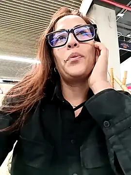 Snapshot of Lena-32 chatting on January 21, 2025, 7:28 pm Lena-32 online show from January 21, 2025, 7:28 pm