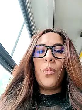 Snapshot of Lena-32 chatting on February 13, 2025, 3:24 pm Lena-32 online show from February 13, 2025, 3:24 pm