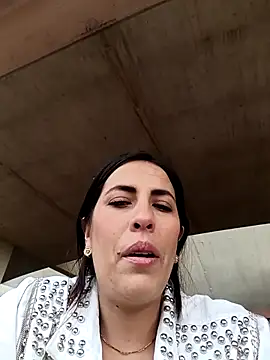 Snapshot of Lena-32 chatting on December 16, 2025, 8:25 pm Lena-32 online show from December 16, 2025, 8:25 pm