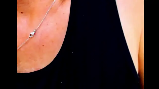 Snapshot of HorniestMilf chatting on February 9, 2025, 3:11 am HorniestMilf online show from February 9, 2025, 3:11 am