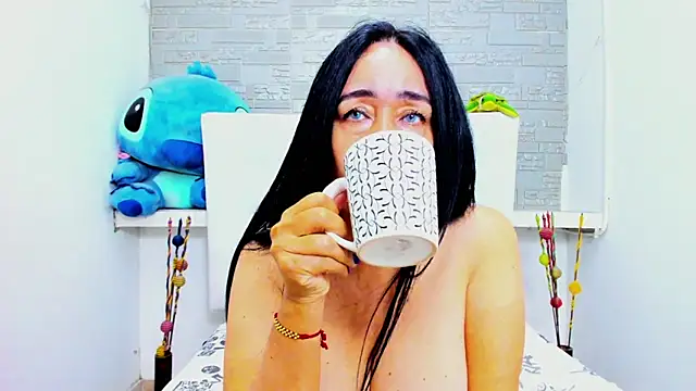 Snapshot of HorniestMilf chatting on September 13, 2025, 5:35 pm HorniestMilf online show from September 13, 2025, 5:35 pm