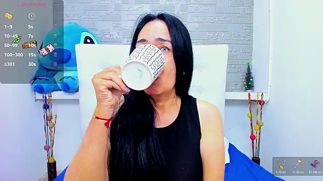 Snapshot of HorniestMilf chatting on November 14, 2025, 4:17 pm HorniestMilf online show from November 14, 2025, 4:17 pm