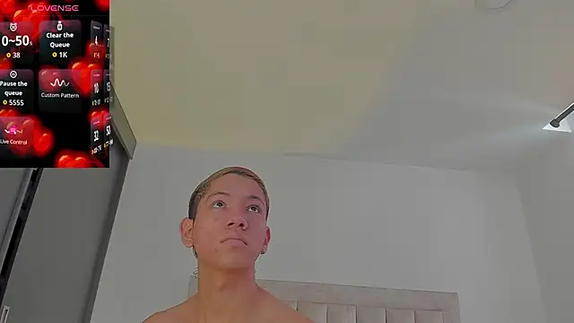 JulianRose 1 online show from November 21, 2025, 12:48 pm