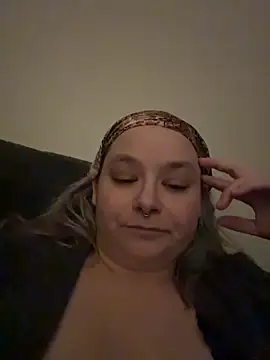 Snapshot of kitten0760 chatting on May 6, 2026, 1:14 am kitten0760 online show from May 6, 2026, 1:14 am