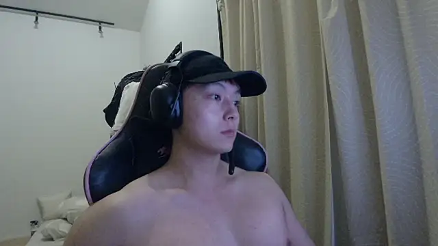 Snapshot of Tkcqcc chatting on December 9, 2024, 9:28 am Tkcqcc online show from December 9, 2024, 9:28 am