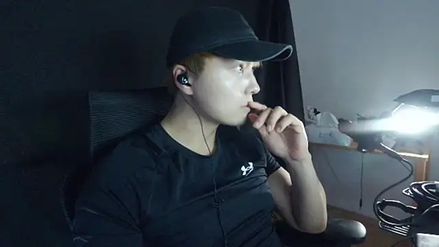 Snapshot of Tkcqcc chatting on March 19, 2025, 2:46 pm Tkcqcc online show from March 19, 2025, 2:46 pm